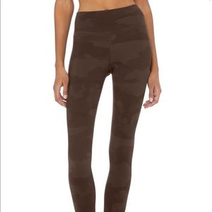 NEVER WORN size Small high rise ALO vapor legging